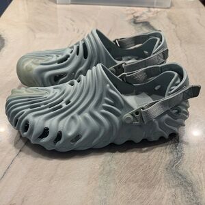 Salehe Bembury x Crocs Pollex Clog ‘Manta’